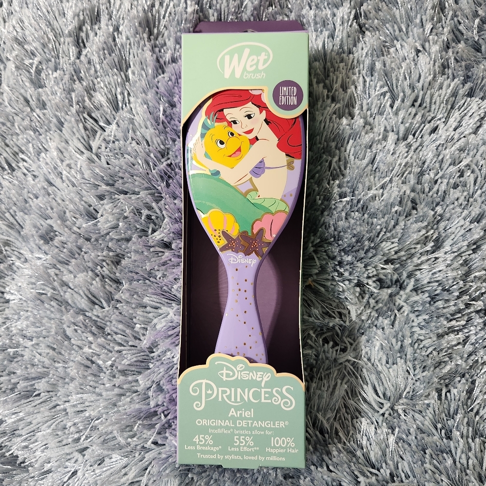 The Wet Brush Original Detangler Disney Princess Collection Ariel
